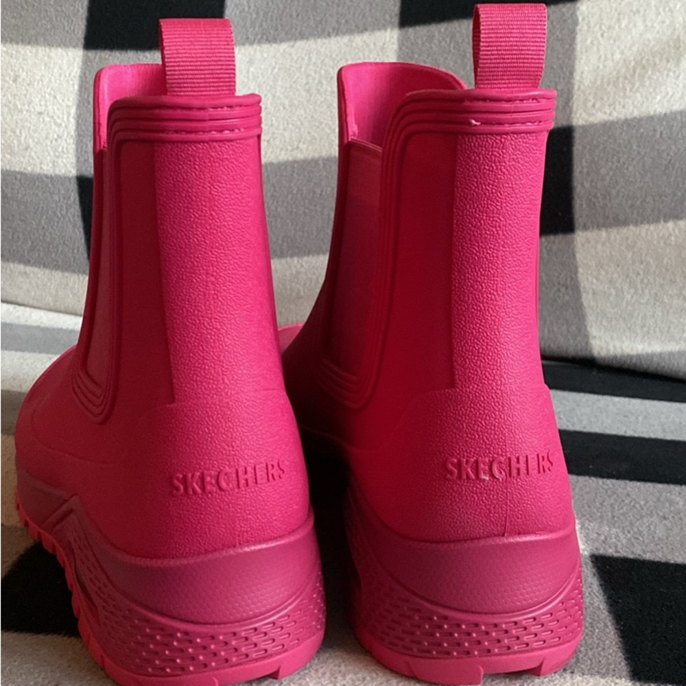 rain boots - image 3